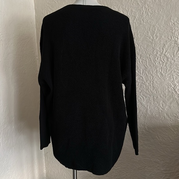 Natori Black Honeycomb Knit Chunky V-Neck Sweater Medium Flaws - Picture 6 of 9